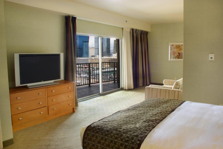 Platinum Hotel & Spa