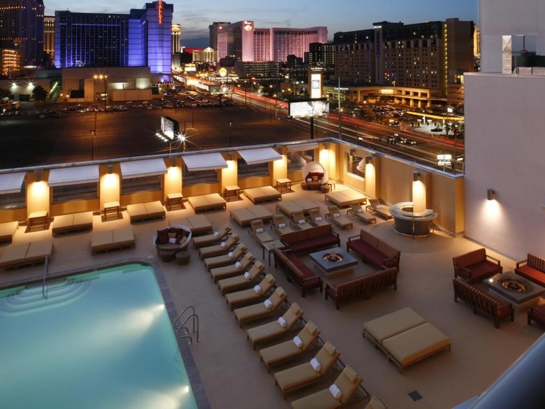 Platinum Hotel & Spa