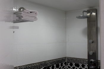 White Fort Hotel