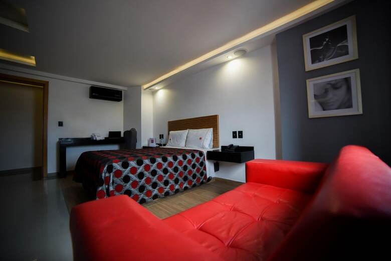 Six Hotel