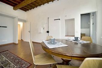 Hostal Florentia Suites