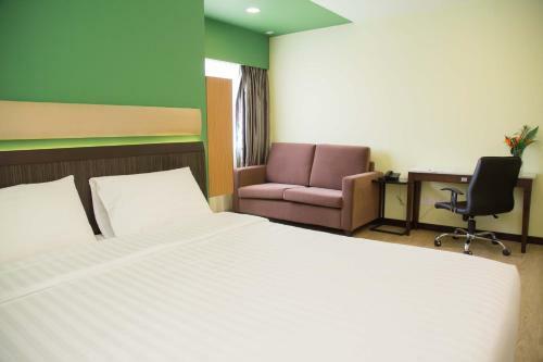 Hotel The Capital Residence Suites