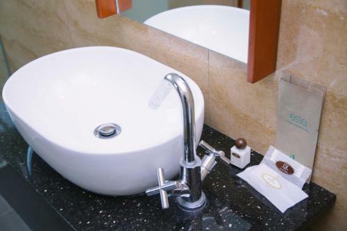 Hotel The Capital Residence Suites