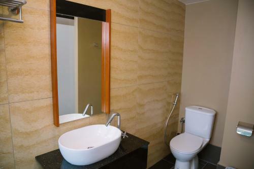 Hotel The Capital Residence Suites