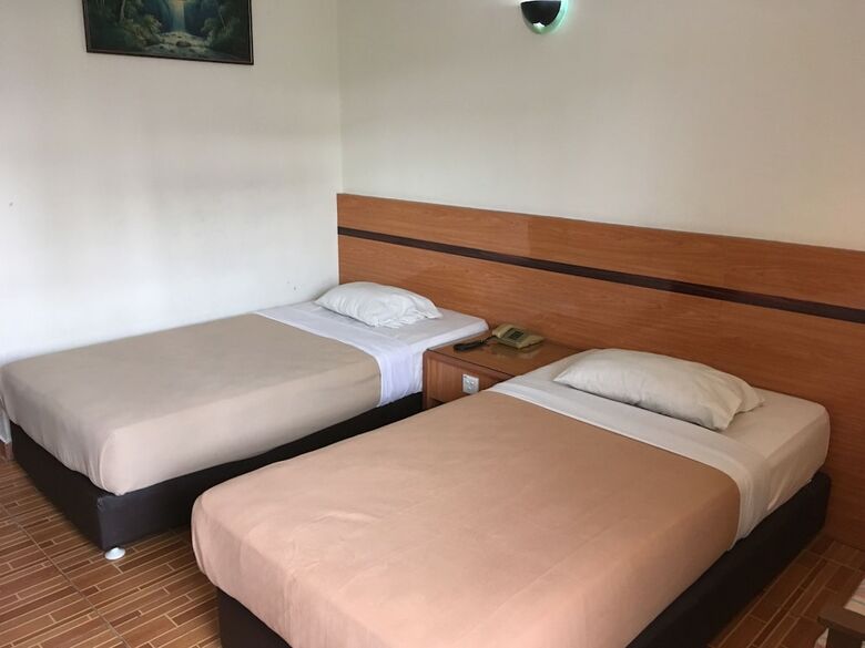 Paradise Hotel