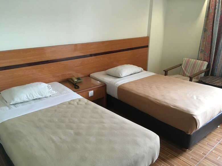 Paradise Hotel