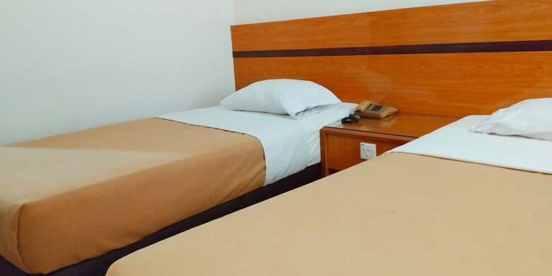 Paradise Hotel