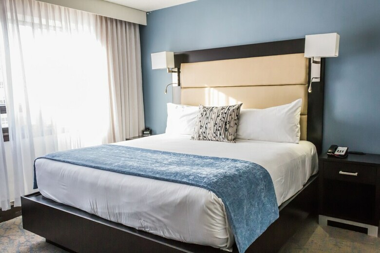 Embassy Hotel & Suites Ottawa