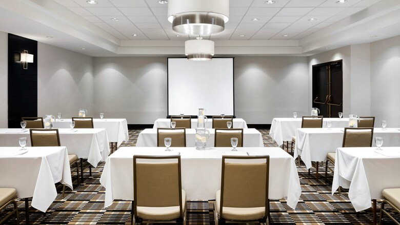 Hotel Four Points By Sheraton Mississauga Meadowvale