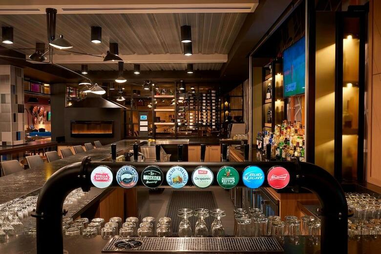 Hotel Doubletree By Hilton Toronto Airport