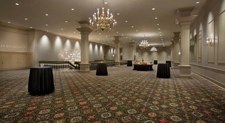 Hotel Doubletree By Hilton Toronto Airport