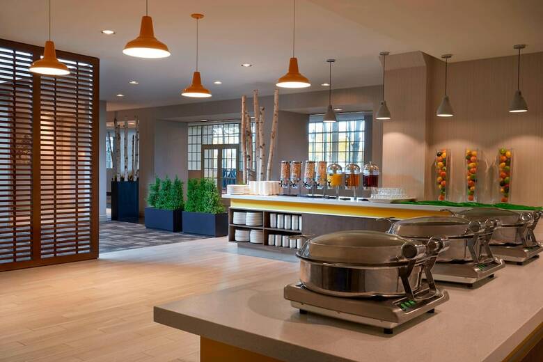 Hotel Doubletree By Hilton Toronto Airport