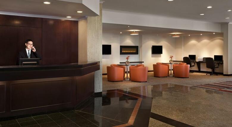 Hotel Doubletree By Hilton Toronto Airport
