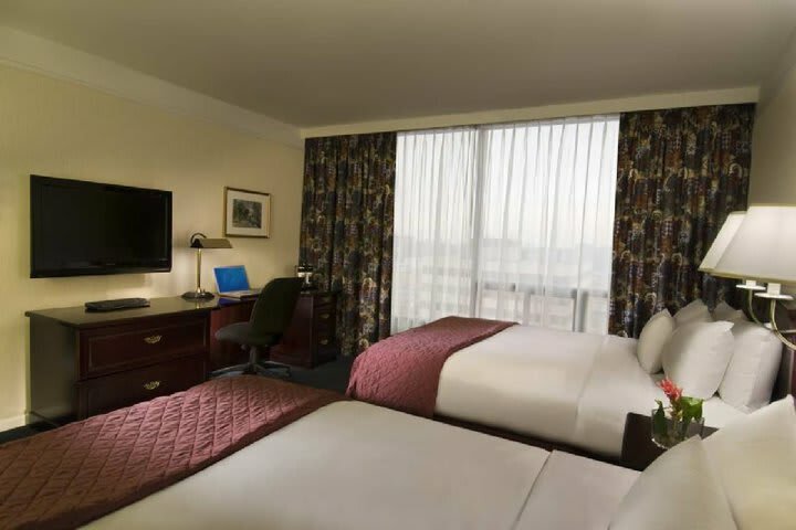 Hotel Doubletree By Hilton Toronto Airport