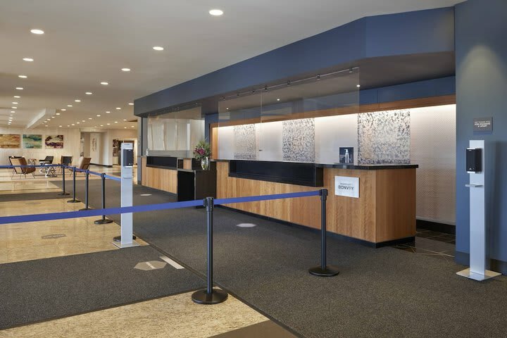 Hotel Doubletree By Hilton Toronto Airport
