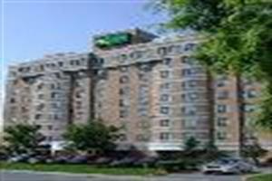 Quality Hotel Montreal East