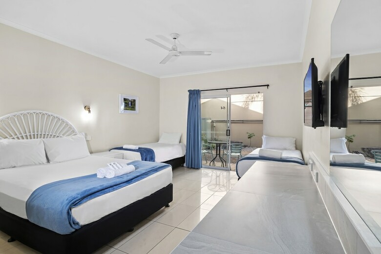 Hotel Rainbow Inn