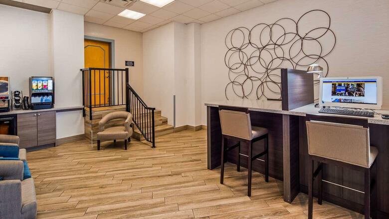 Best Western Plus Uptown Hotel