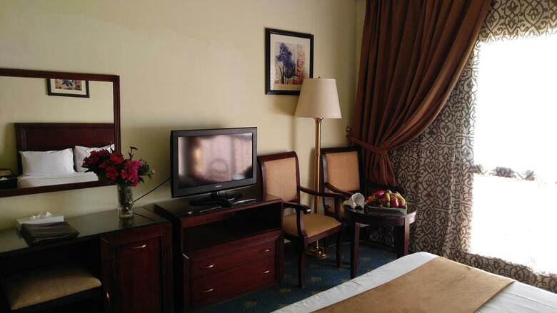Hotel Pyramisa Isis Luxor Resort