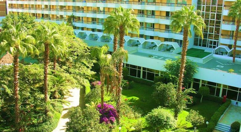 Hotel Pyramisa Isis Luxor Resort
