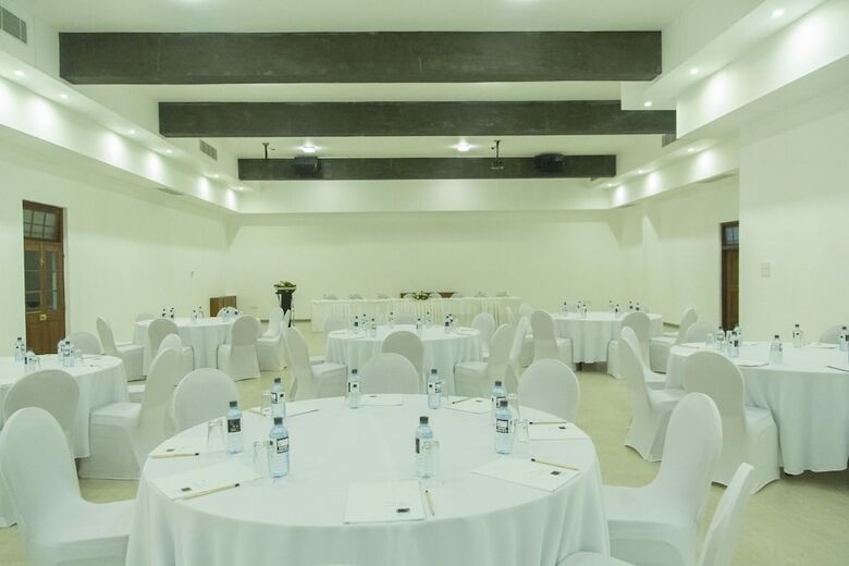 Hotel Aliya Resort & Spa