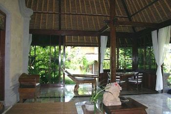 Hotel Ananda Cottages