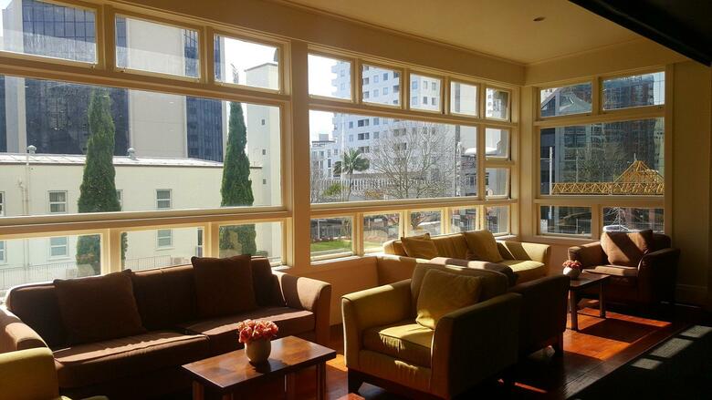 Hotel Kiwi International