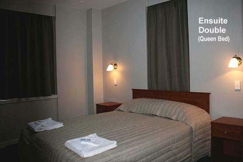 Hotel Kiwi International