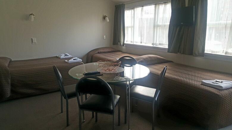 Hotel Kiwi International