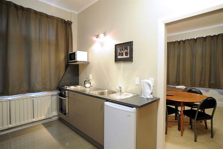 Hotel Kiwi International