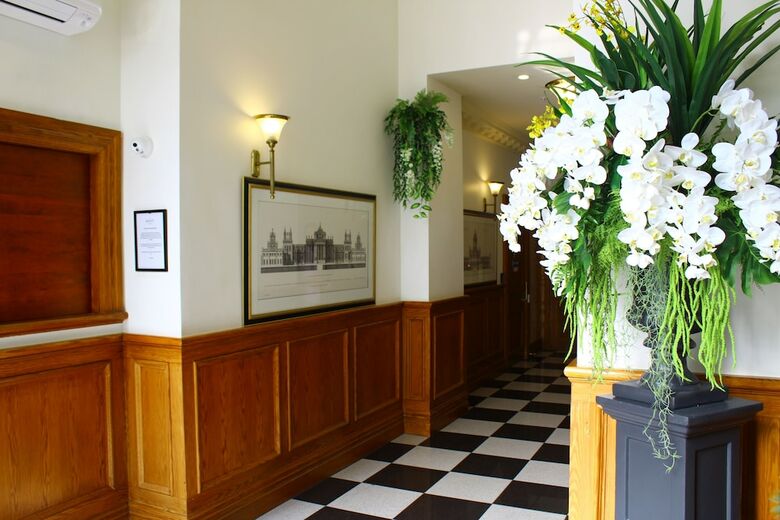 Hotel Quest On Eden