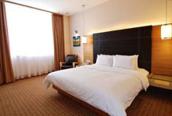 Hotel New World Suites