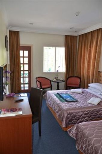 Iris House Hotel