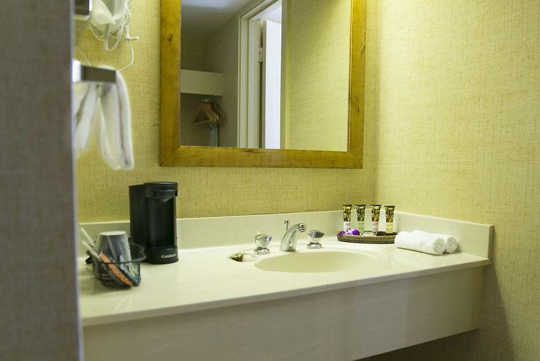 Waikiki Resort Hotel