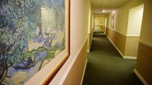 Hotel Cresthill Suites Wichita
