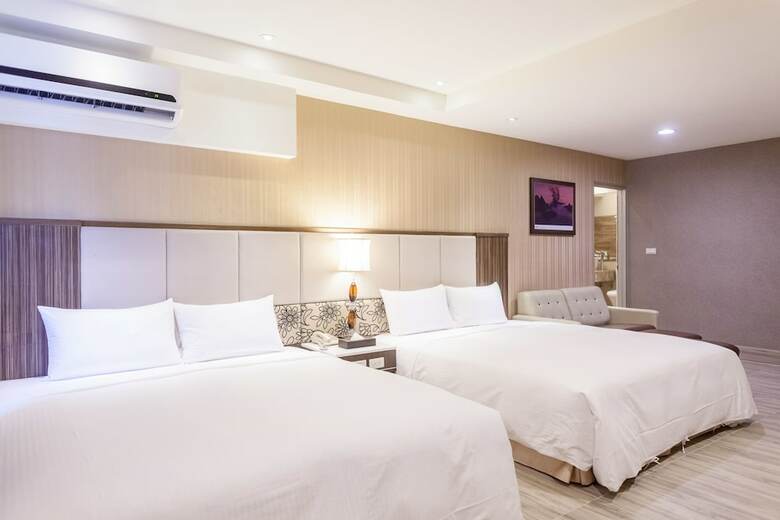 Maple Hotel