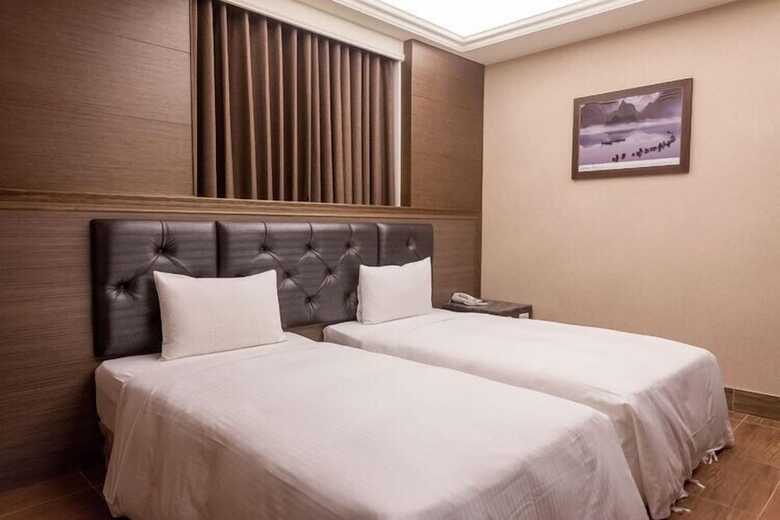 Maple Hotel
