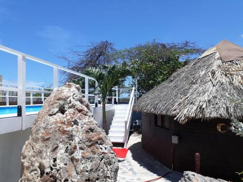 Sea Horizon Apartments