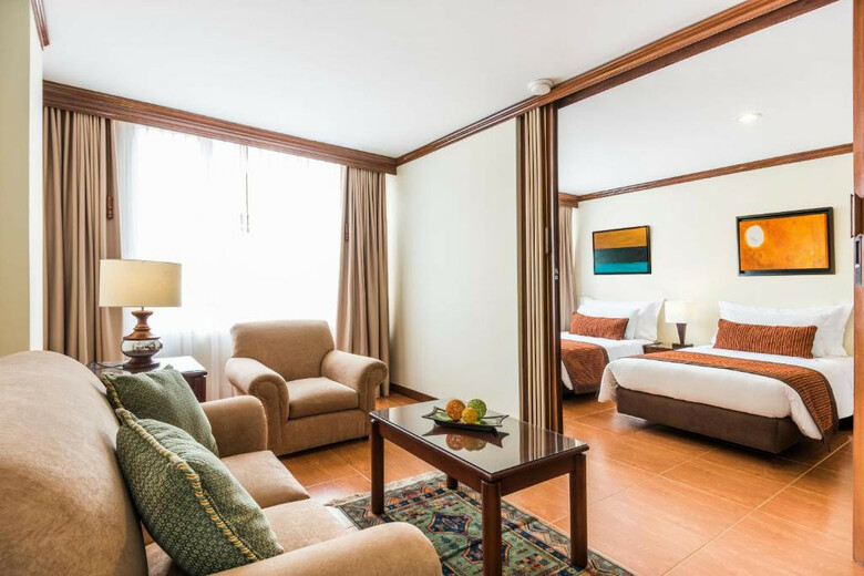 Hoteles America