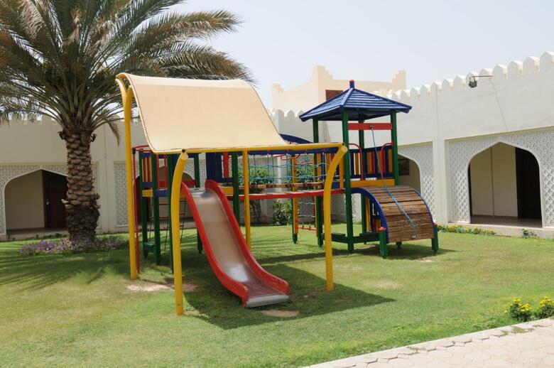 Falaj Daris Hotel