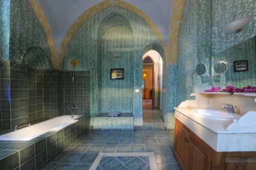 Al Moudira Hotel