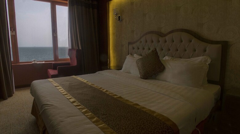 Hotel Al Borg Al Watheer
