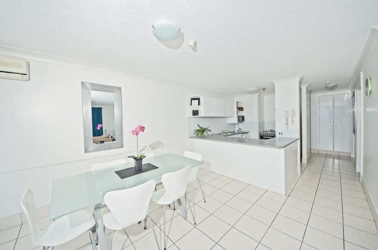 Aparthotel Burleigh Beach Tower