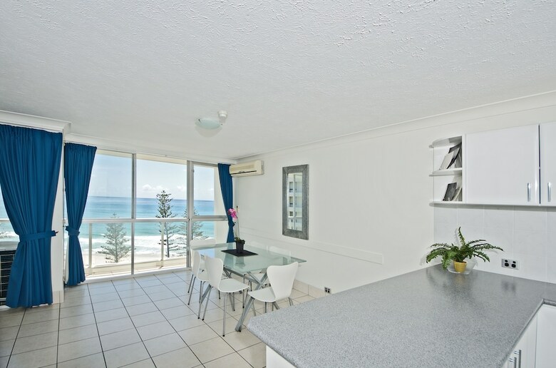 Aparthotel Burleigh Beach Tower