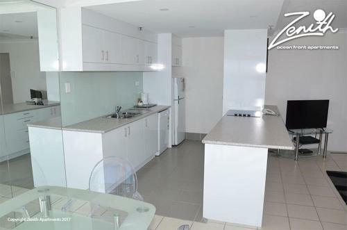 Aparthotel Zenith Ocean Front Apartments
