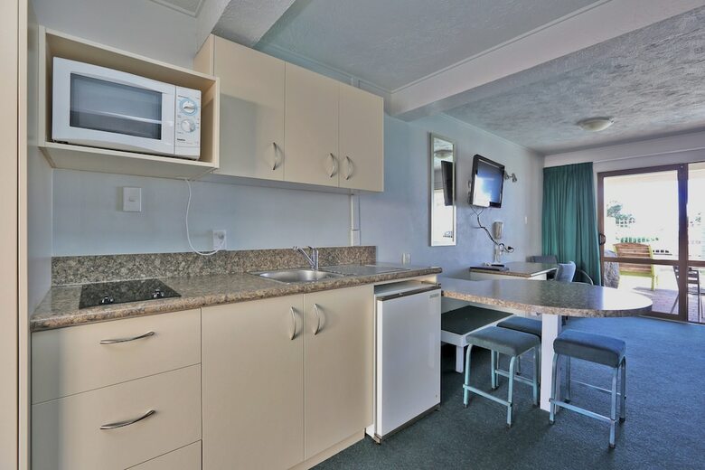 Edgewater Motor Lodge