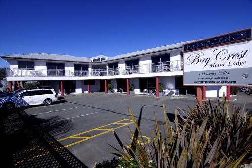 Bay Crest Motor Lodge