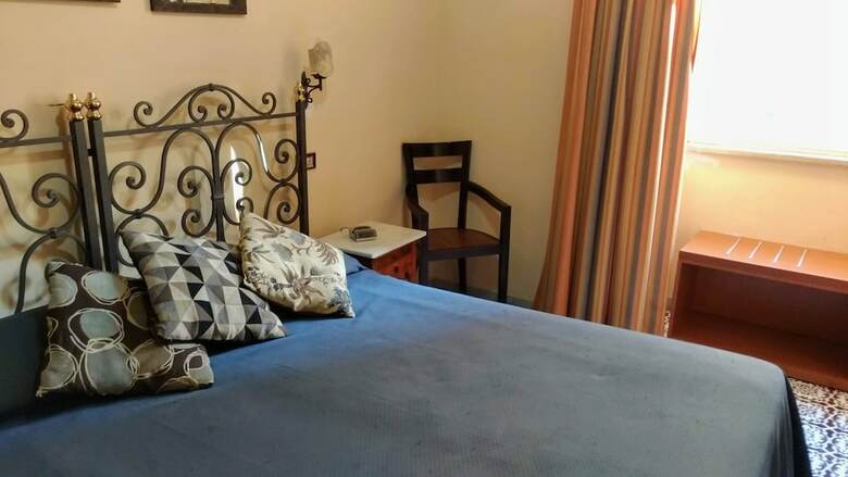 Hotel Nicolas Inn