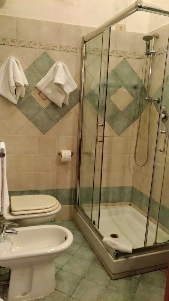 Hotel Nicolas Inn