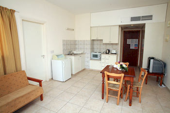 New York Plaza Hotel Apartments